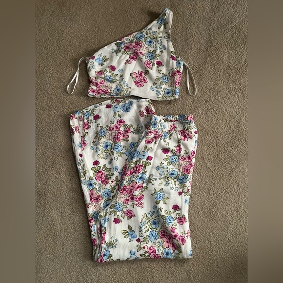 Lulus | Florally Dreamy Ivory Floral One-Shoulder Two-Piece Jumpsuit Small - Picture 5 of 8